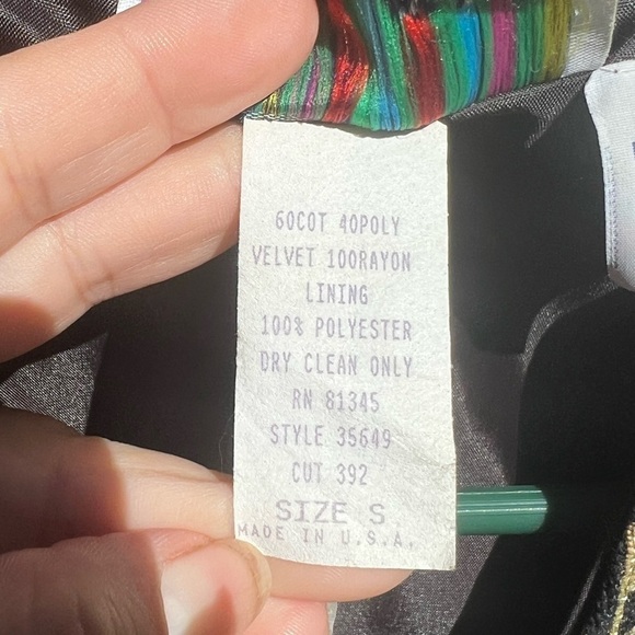 Vintage Woven Tapestry Patchwork Animal Floral
Print Vest Small - Picture 6 of 9